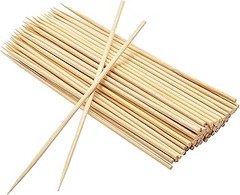 Opciones sostenibles para sustituir los pinchos de madera en brochetas